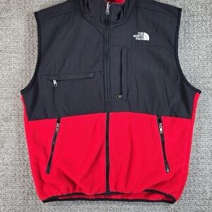 The North Face Men's Two-Tone Black and Red Vest